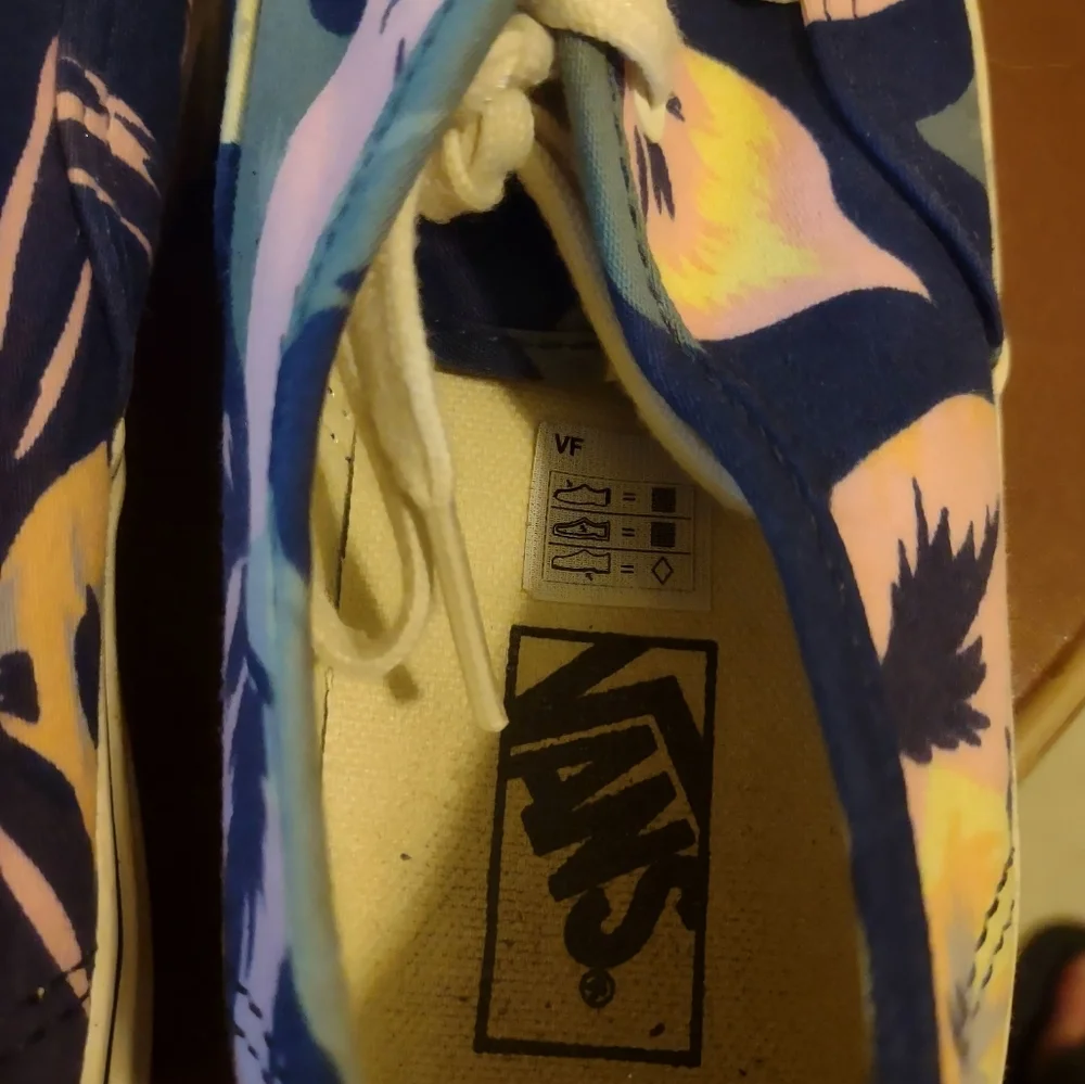 Kids Vans Navy Floral Lace‎ Up Sneakers 2.5 Casual Lightweight Classic Unisex